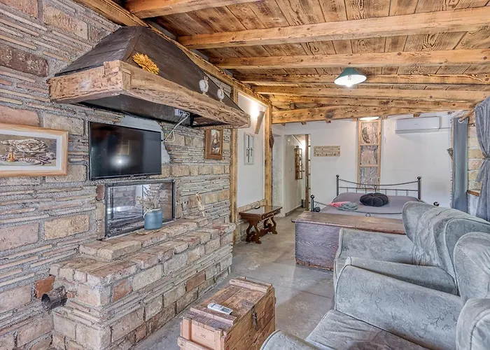 Hébergement de vacances Rustic Izabel - Happy